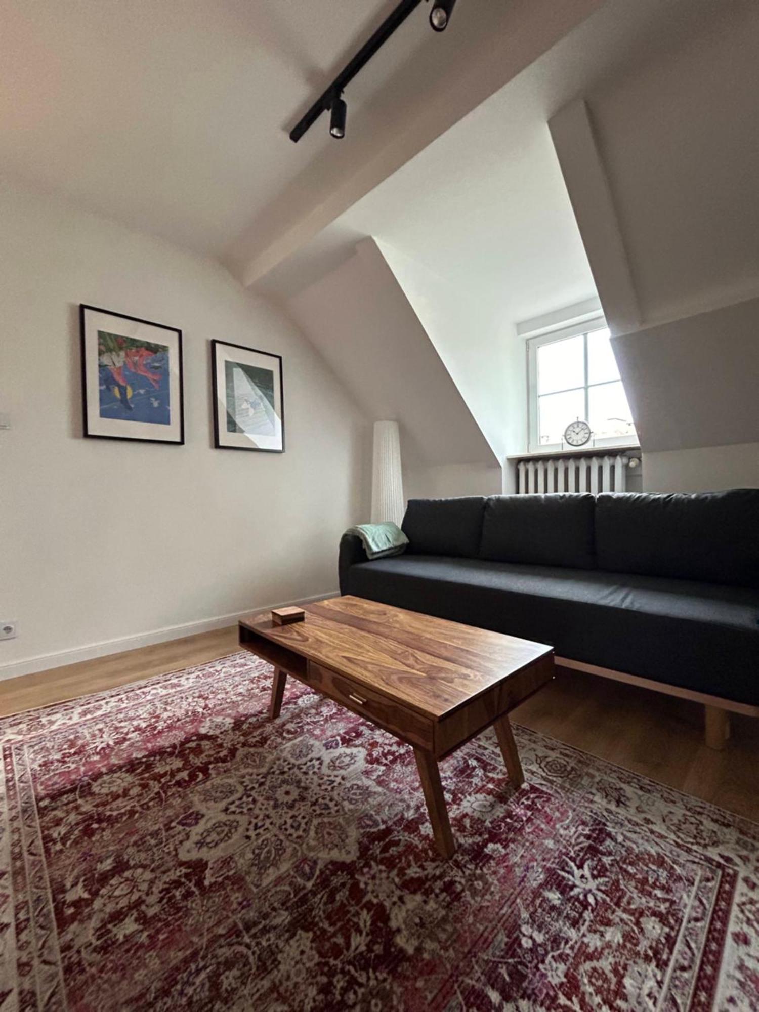 Old Tenement Apartment ワルシャワ エクステリア 写真