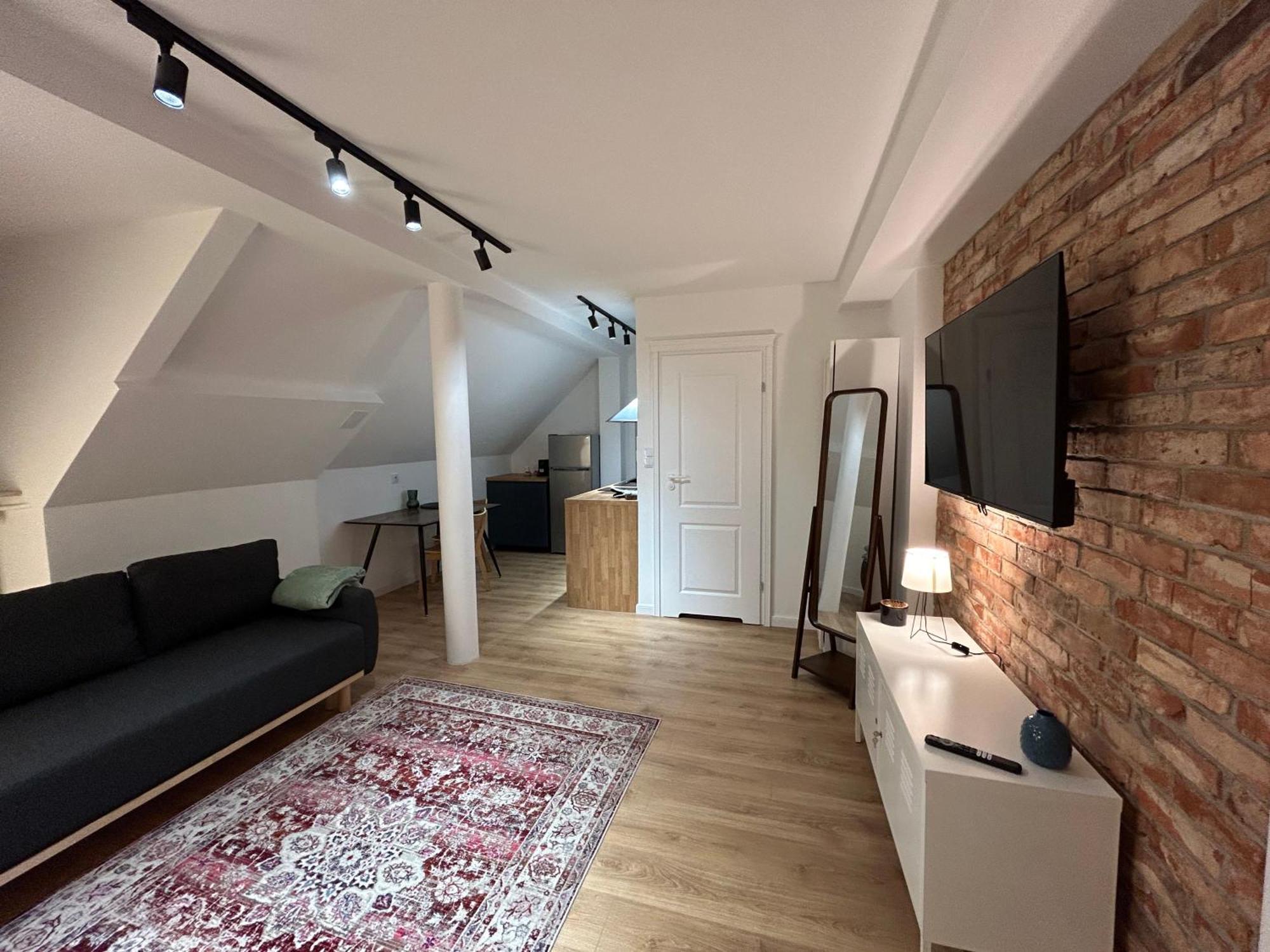 Old Tenement Apartment ワルシャワ エクステリア 写真